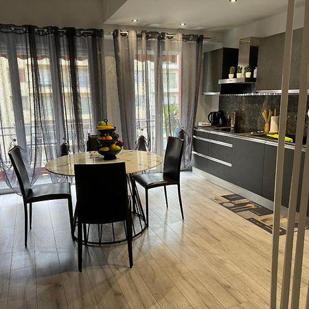 Gorgeous 2 Bedrooms Holiday Apartement Ницца Экстерьер фото
