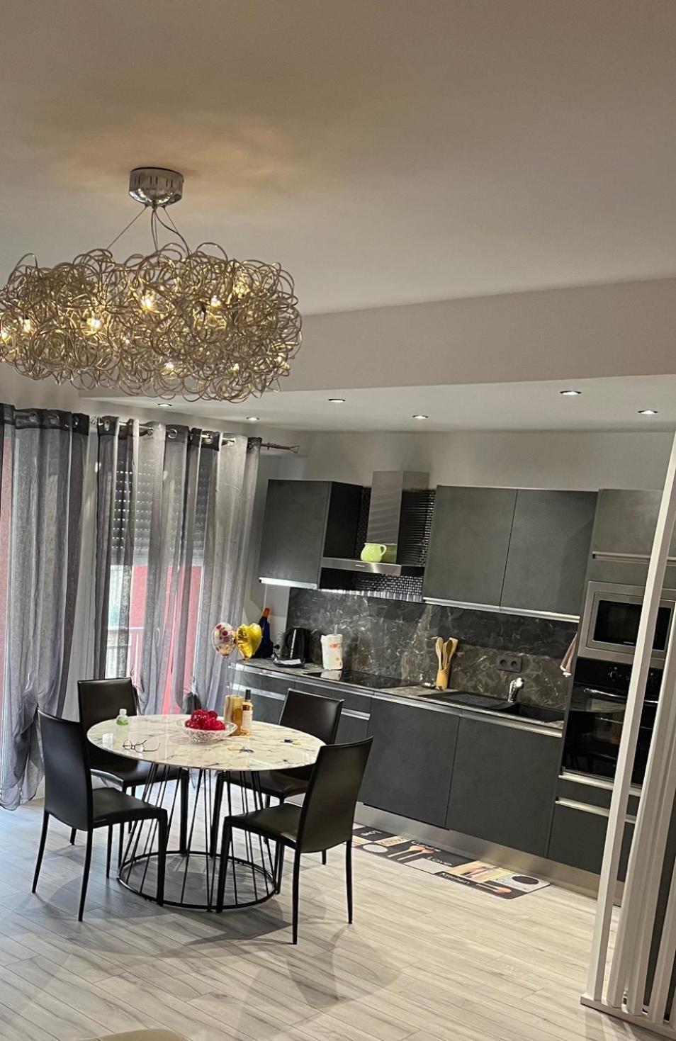 Gorgeous 2 Bedrooms Holiday Apartement Ницца Экстерьер фото