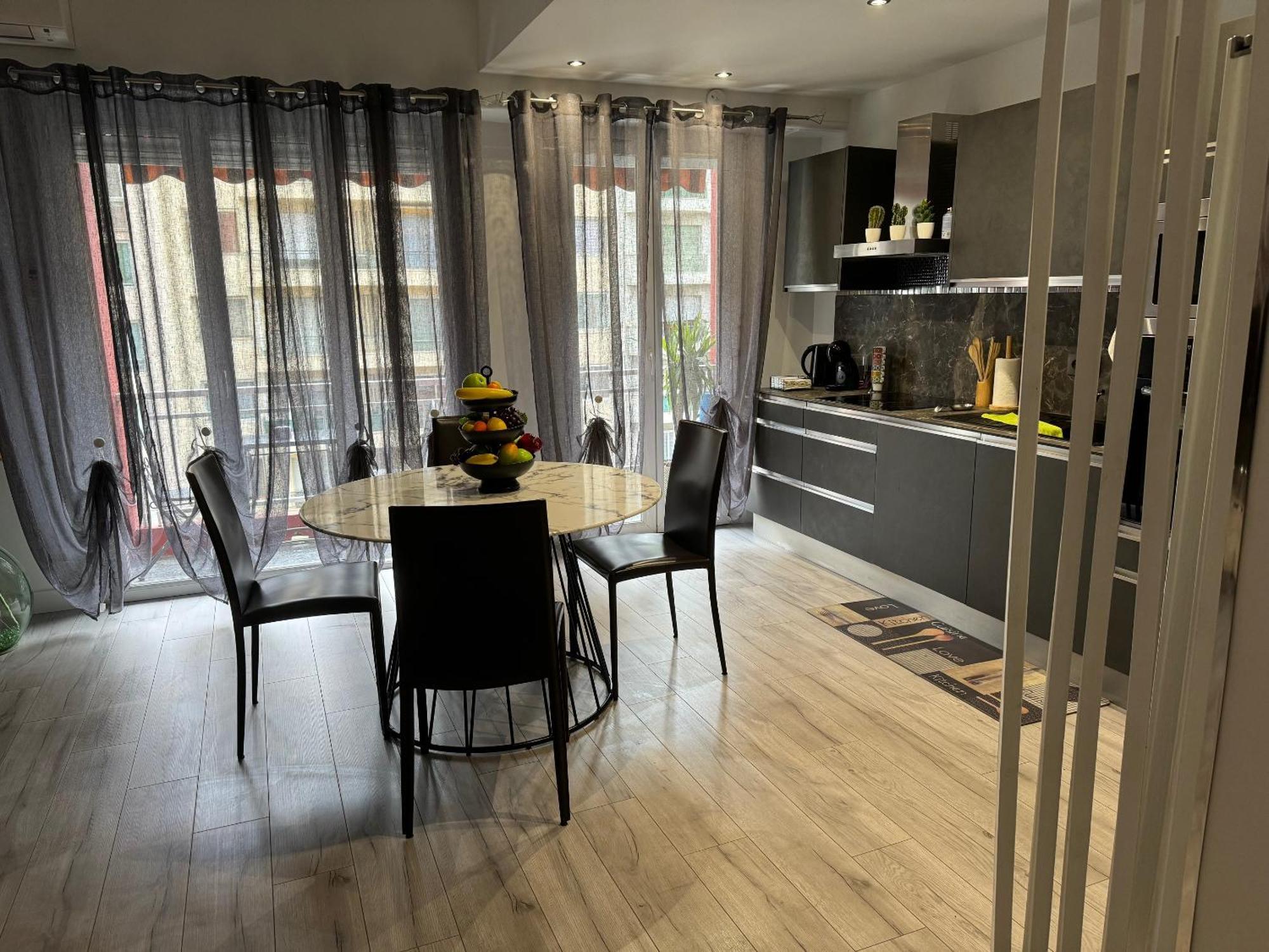 Gorgeous 2 Bedrooms Holiday Apartement Ницца Экстерьер фото